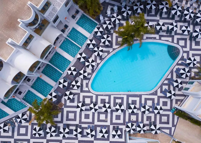 Venezia & 4* فاليراكي