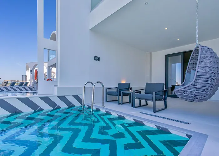 Venezia & 4* فاليراكي